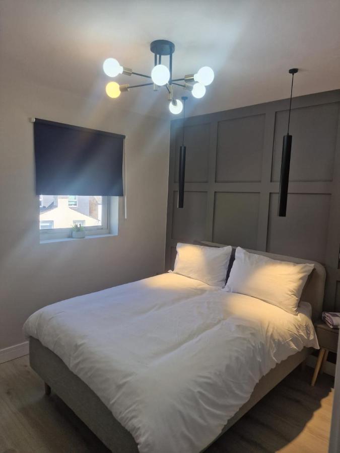 Collier'S Wood En-Suite Apartments 伦敦 外观 照片