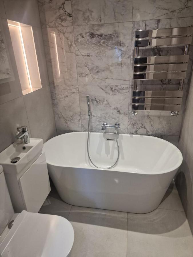 Collier'S Wood En-Suite Apartments 伦敦 外观 照片