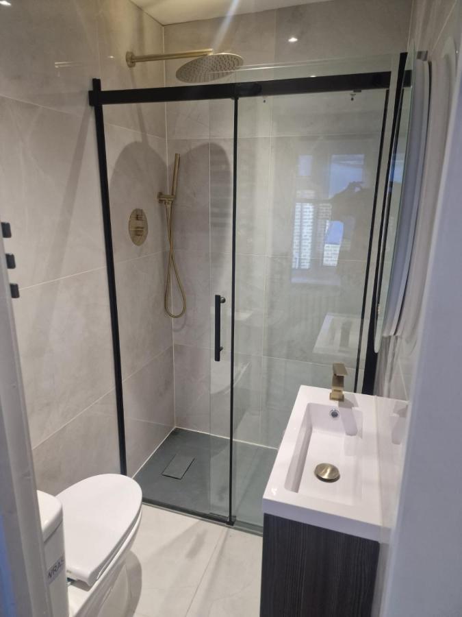 Collier'S Wood En-Suite Apartments 伦敦 外观 照片