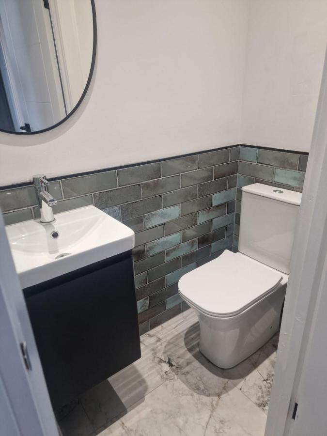 Collier'S Wood En-Suite Apartments 伦敦 外观 照片